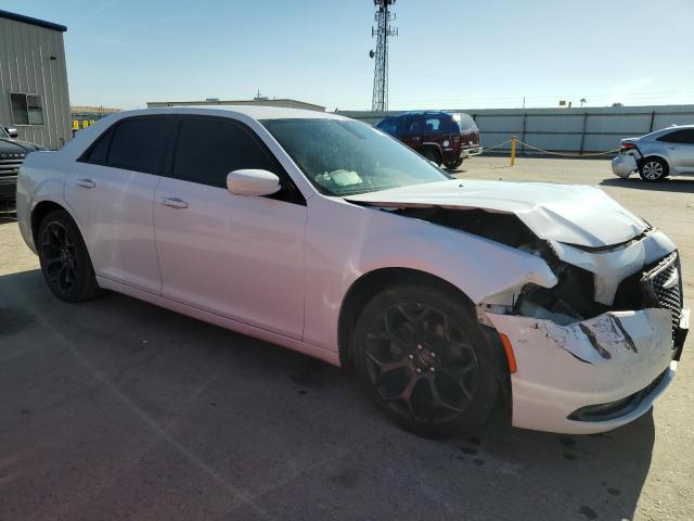 2C3CCABG6KH559804 - 2019 CHRYSLER 300 S WHITE photo 4