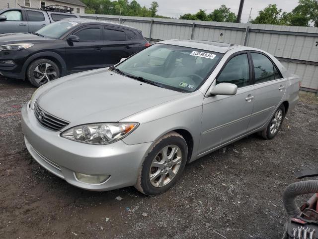 4T1BF30K55U104876 - 2005 TOYOTA CAMRY LE SILVER photo 1
