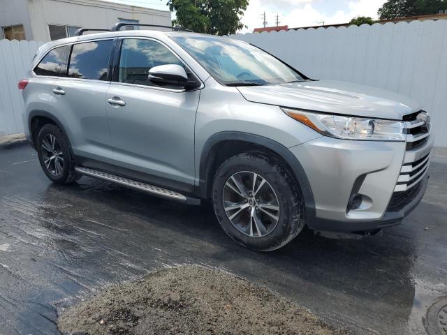 5TDZARFH6KS056871 - 2019 TOYOTA HIGHLANDER LE SILVER photo 4