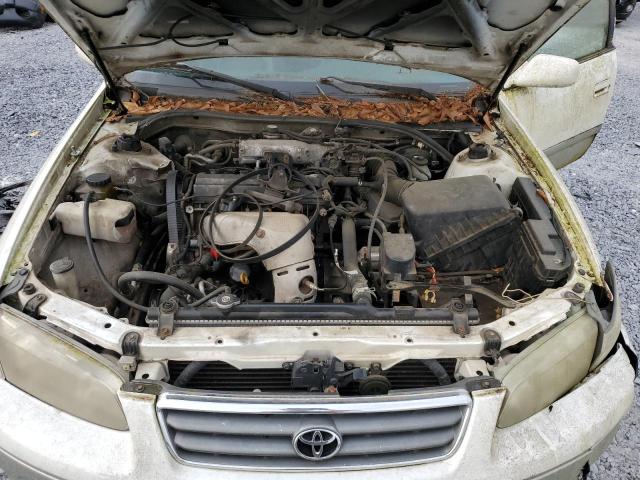 JT2BG28K210533998 - 2001 TOYOTA CAMRY LE WHITE photo 11