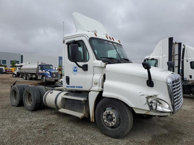 3AKJGEDV8ESFR0599 - 2014 FREIGHTLINER CASCADIA 1 WHITE photo 2
