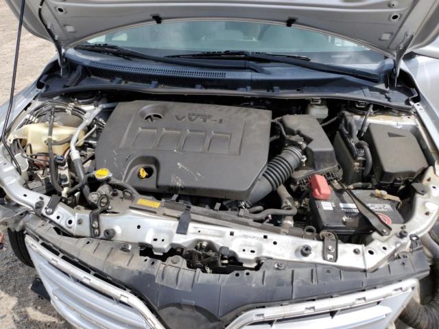 5YFBU4EE2DP151121 - 2013 TOYOTA COROLLA LE BASE SILVER photo 11