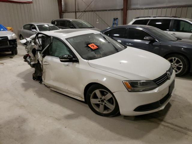 3VWLL7AJ5DM259572 - 2013 VOLKSWAGEN JETTA TDI WHITE photo 4