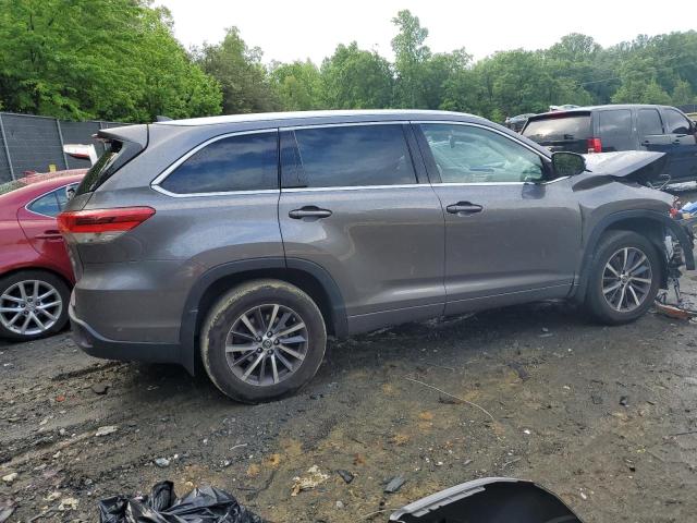 5TDJZRFH7JS538396 - 2018 TOYOTA HIGHLANDER SE GRAY photo 3