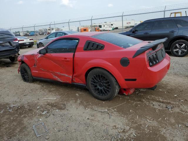 1ZVHT80N885126316 - 2008 FORD MUSTANG RED photo 2