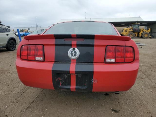 1ZVFT80NX75359572 - 2007 FORD MUSTANG RED photo 6