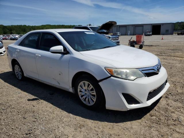 4T1BF1FK4CU551403 - 2012 TOYT CAMRY BASE WHITE photo 4