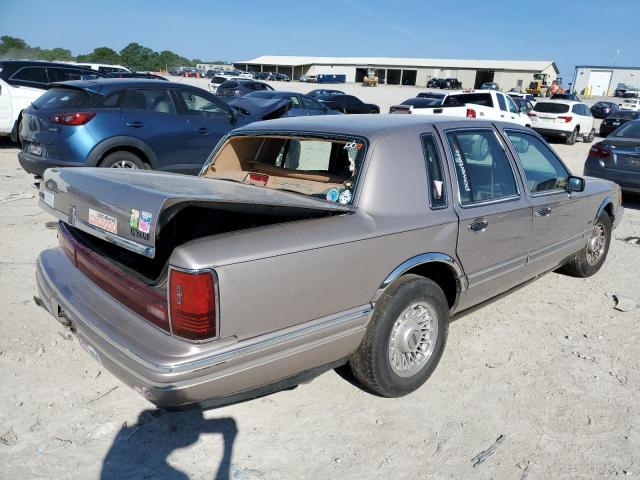 1LNLM81W2RY756197 - 1994 LINCOLN TOWN CAR EXECUTIVE GOLD photo 3