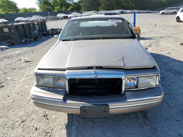 1LNLM81W2RY756197 - 1994 LINCOLN TOWN CAR EXECUTIVE GOLD photo 5