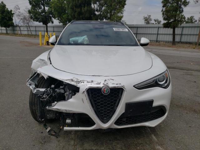 ZASFAKNN5J7C22640 - 2018 ALFA ROMEO STELVIO TI SPORT WHITE photo 5