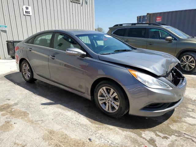 5NPEB4AC3EH820101 - 2014 HYUNDAI SONATA GLS GRAY photo 4