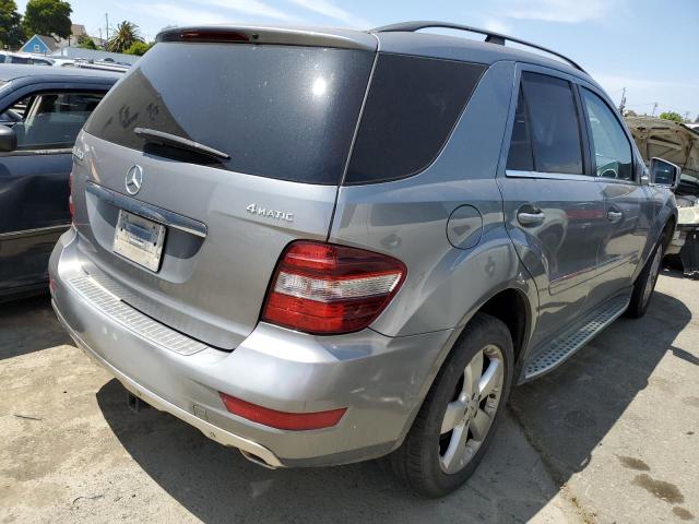 4JGBB8GB7BA664118 - 2011 MERCEDES-BENZ ML 350 4MATIC SILVER photo 3