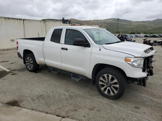 5TFRM5F19GX104982 - 2016 TOYOTA TUNDRA DOUBLE CAB SR/SR5 WHITE photo 4