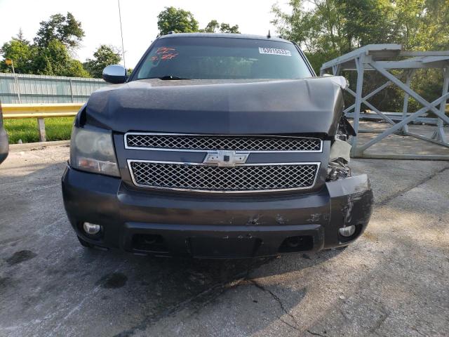 3GNVKGE07AG237042 - 2010 CHEVROLET AVALANCHE LTZ GRAY photo 5