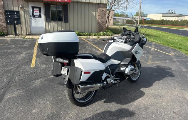 WB10A1304HZ431394 - 2017 BMW R1200 RT WHITE photo 4