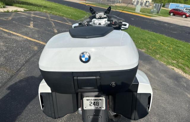 WB10A1304HZ431394 - 2017 BMW R1200 RT WHITE photo 6