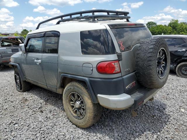 JTEBU4BF8AK075259 - 2010 TOYOTA FJ CRUISER SILVER photo 2