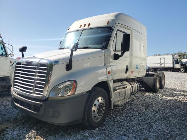 1FUGGLDV2FLGF4112 - 2015 FREIGHTLINER CASCADIA 1 Ақ фото 2