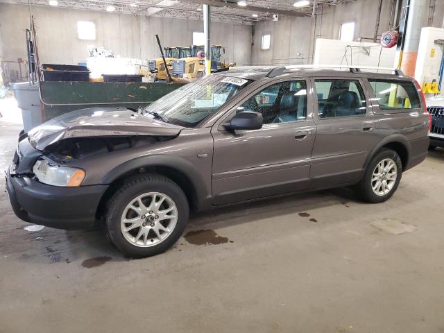 2005 VOLVO XC70, 
