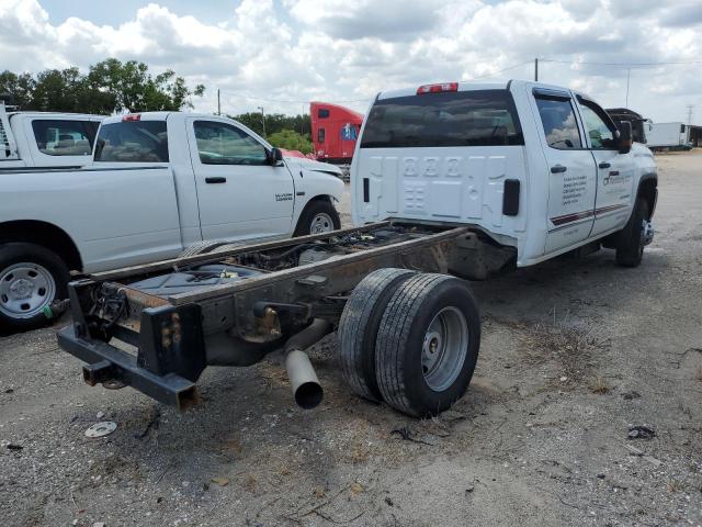 1GD42VC89GF278585 - 2016 GMC SIERRA K3500 WHITE photo 3