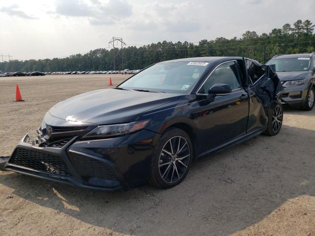 4T1T11AK0PU723555 - 2023 TOYOTA CAMRY SE NIGHT SHADE BLACK photo 1