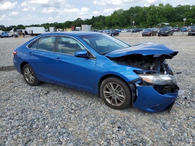 4T1BF1FK1HU749749 - 2017 TOYOTA CAMRY LE BLUE photo 4