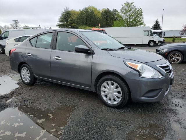 3N1CN7AP4HL815919 - 2017 NISSAN VERSA S GRAY photo 4