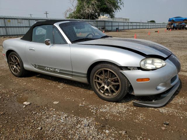 JM1NB353840400446 - 2004 MAZDA MX-5 MIATA BASE SILVER photo 4
