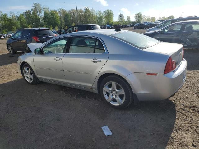 1G1ZB5E0XCF351533 - 2012 CHEVROLET MALIBU LS Srebrny zdjęcie 2