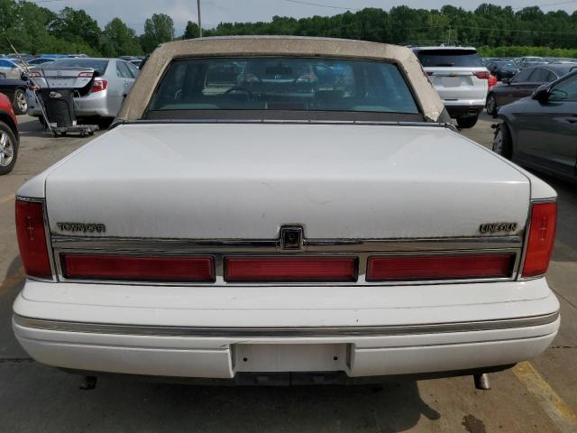 1LNLM82W7VY740666 - 1997 LINCOLN TOWN CAR SIGNATURE WHITE photo 6