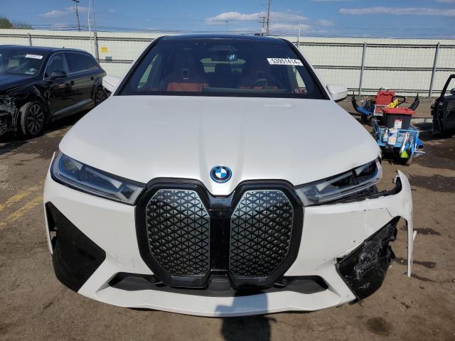 WB533CF05PCM42905 - 2023 BMW IX M60 WHITE photo 5