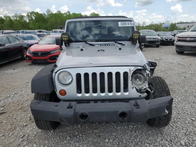 1C4BJWDG2DL685896 - 2013 JEEP WRANGLER U SPORT Srebrny zdjęcie 5