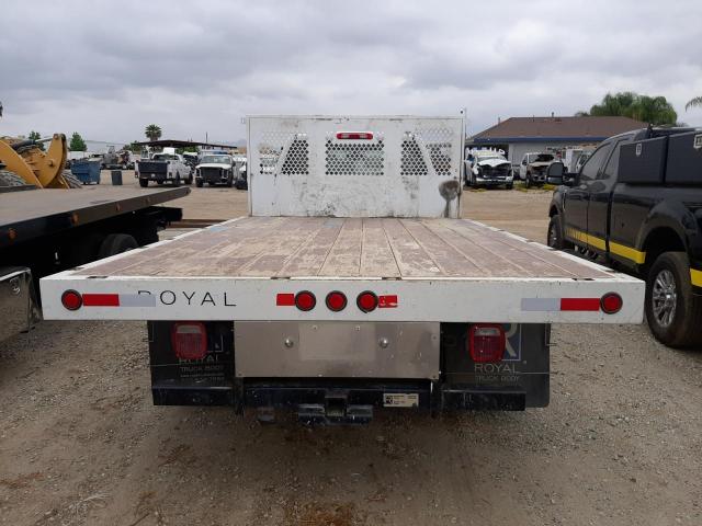 1GB3CVCGXKF105966 - 2019 CHEVROLET SILVERADO C3500 WHITE photo 6