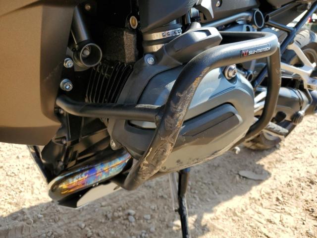 WB10A1502JZ379427 - 2018 BMW R1200 RS GRAY photo 9