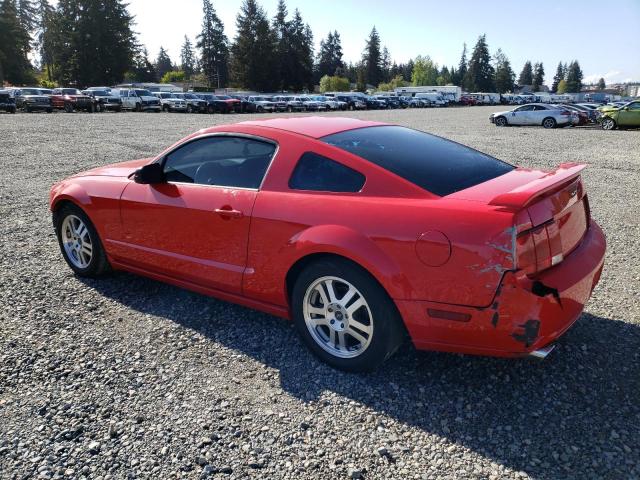 1ZVFT82H255106928 - 2005 FORD MUSTANG GT RED photo 2