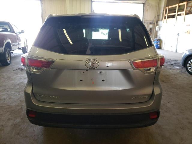 5TDJKRFH2GS502838 - 2016 TOYOTA HIGHLANDER XLE 银色 照片 6
