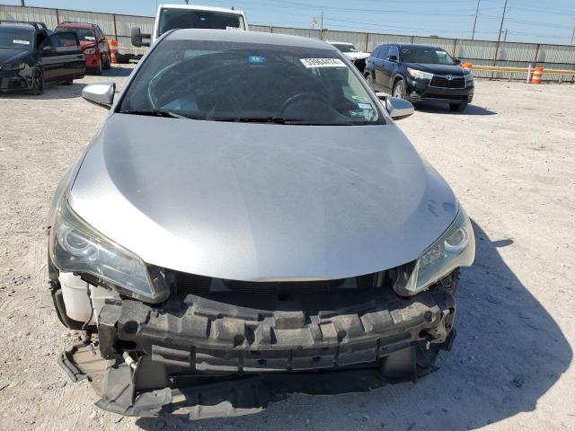 4T1BF1FK9FU115344 - 2015 TOYOTA CAMRY SE LE Gümüş fotoğraf 5