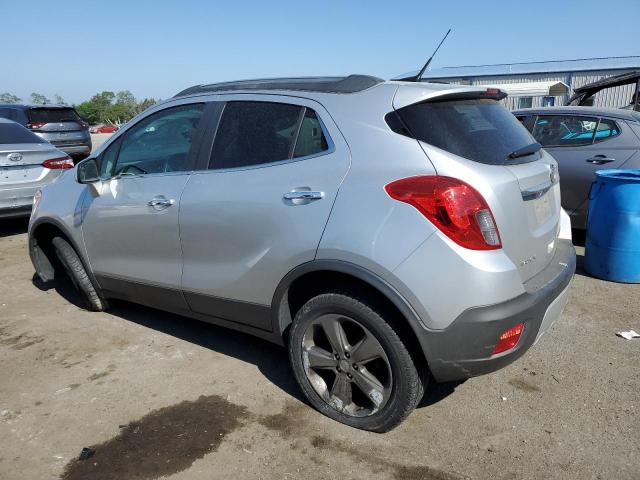 KL4CJBSB0DB183358 - 2013 BUICK ENCORE CONVENIENCE ვერცხლისფერი ფოტო 2