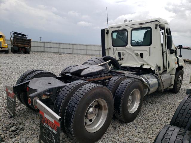 3AKJGEDV0FSGK7016 - 2014 FREIGHTLINER  CHASSIS B WHITE photo 4