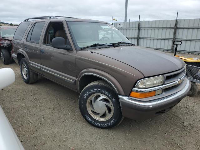 1GNDT13W0W2125874 - 1998 CHEVROLET BLAZER BROWN photo 4