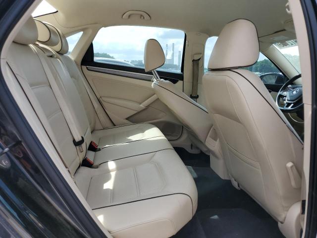 1VWDT7A37HC083640 - 2017 VOLKSWAGEN PASSAT R-LINE შავი ფოტო 10