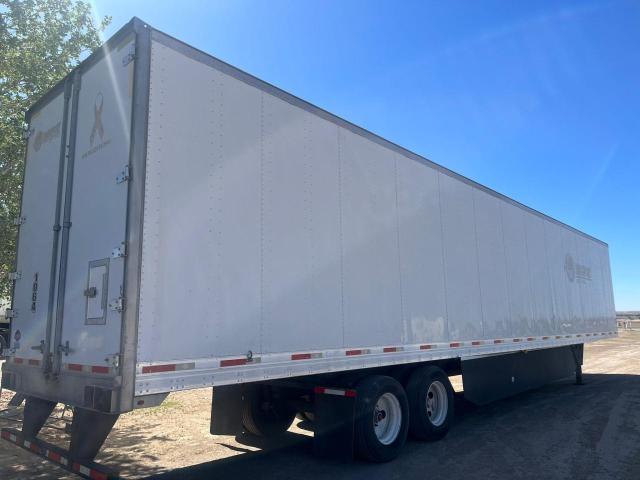 1UYVS2537GP556419 - 2016 UTILITY TL WHITE photo 3