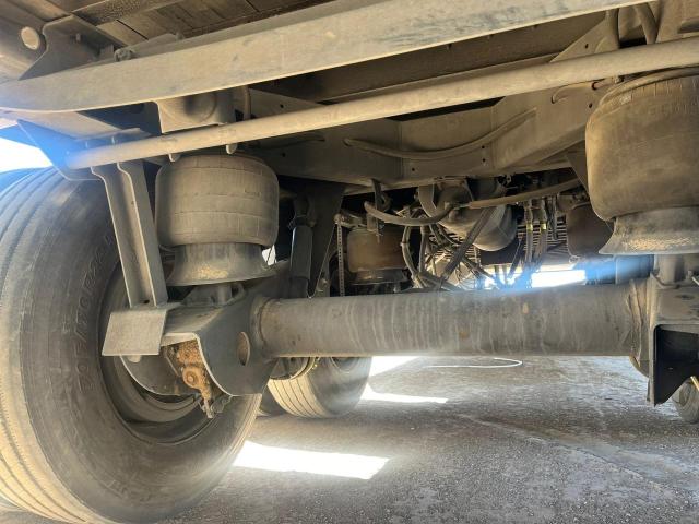 1UYVS2537GP556419 - 2016 UTILITY TL WHITE photo 5