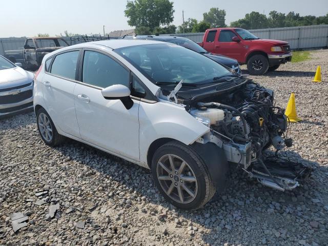 3FADP4EJXKM138611 - 2019 FORD FIESTA SE WHITE photo 4