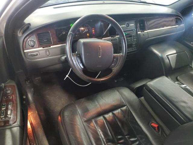 2L1FM88W78X640786 - 2008 LINCOLN TOWN CAR EXECUTIVE WHITE photo 8