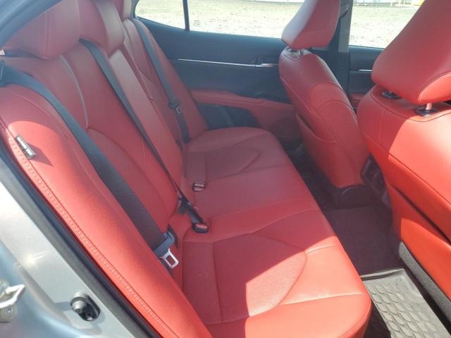 4T1K61BK9LU008425 - 2020 TOYOTA CAMRY XSE SILVER photo 10