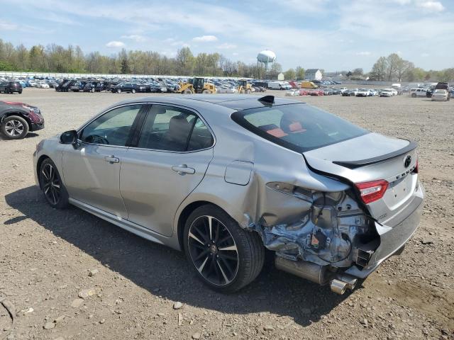 4T1K61BK9LU008425 - 2020 TOYOTA CAMRY XSE SILVER photo 2