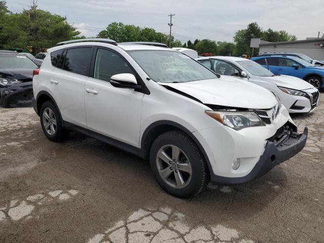 JTMWFREV5FJ047237 - 2015 TOYOTA RAV4 XLE WHITE photo 4