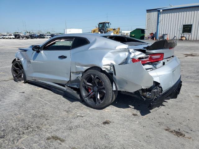 1G1FE1R76J0154398 - 2018 CHEVROLET CAMARO SS SILVER photo 2