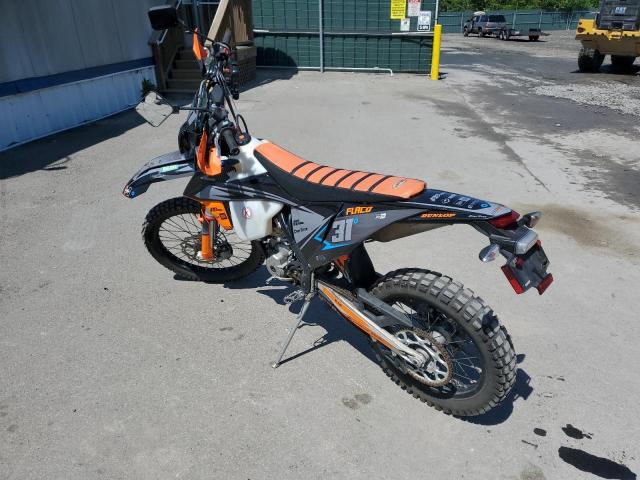 VBKEXG405NM223671 - 2022 KTM 350 EXC-F ORANGE photo 3